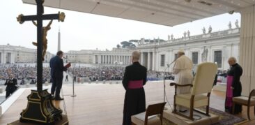 Catequese do Papa: A fé não é “coisa de velho”, merece respeito e honra