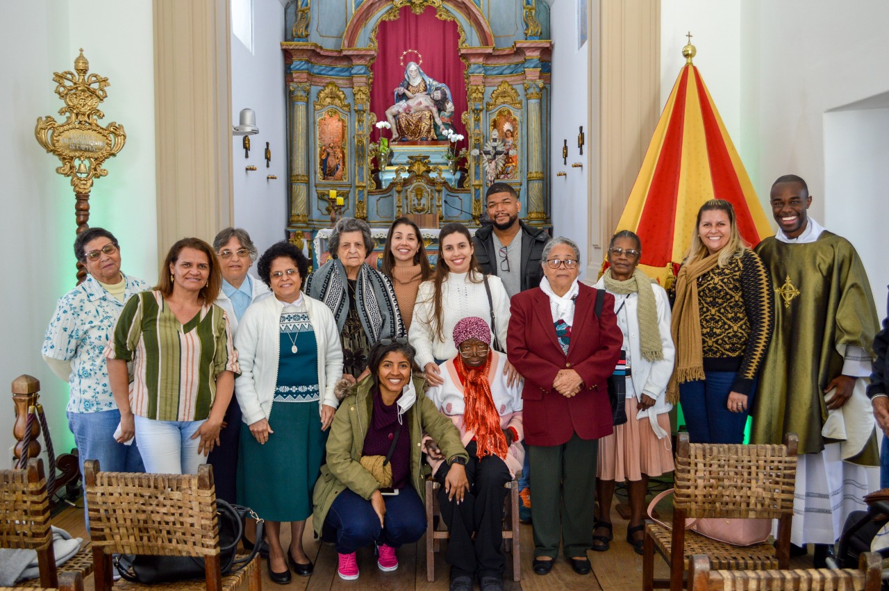 Peregrinação das senhoras acolhidas pela Casa Santa Zita ao Santuário da Mãe Piedade