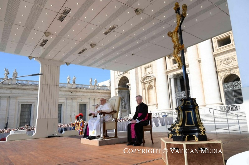 Papa Francisco: “O que atrai as pessoas é o testemunho de coerência”