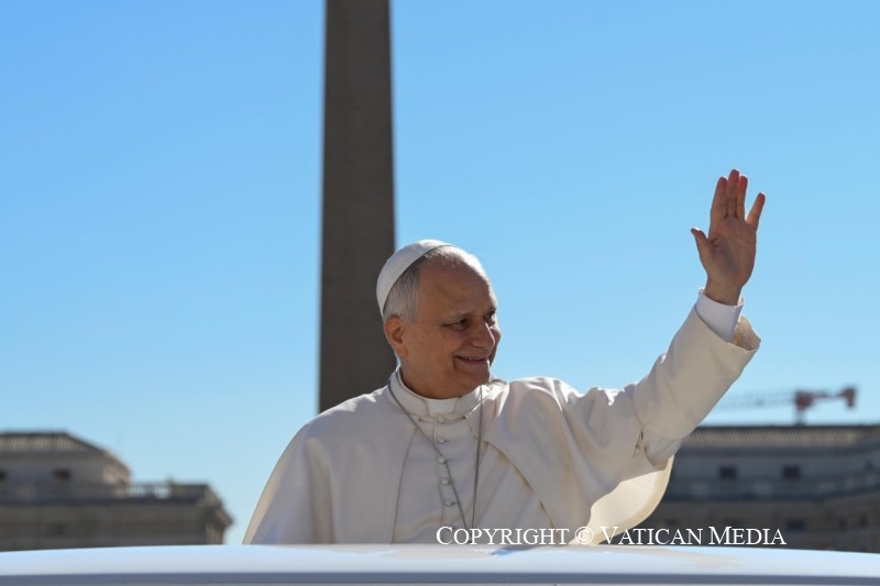 “A caridade é, com efeito, o cerne da santidade a que todos os fiéis são chamados”