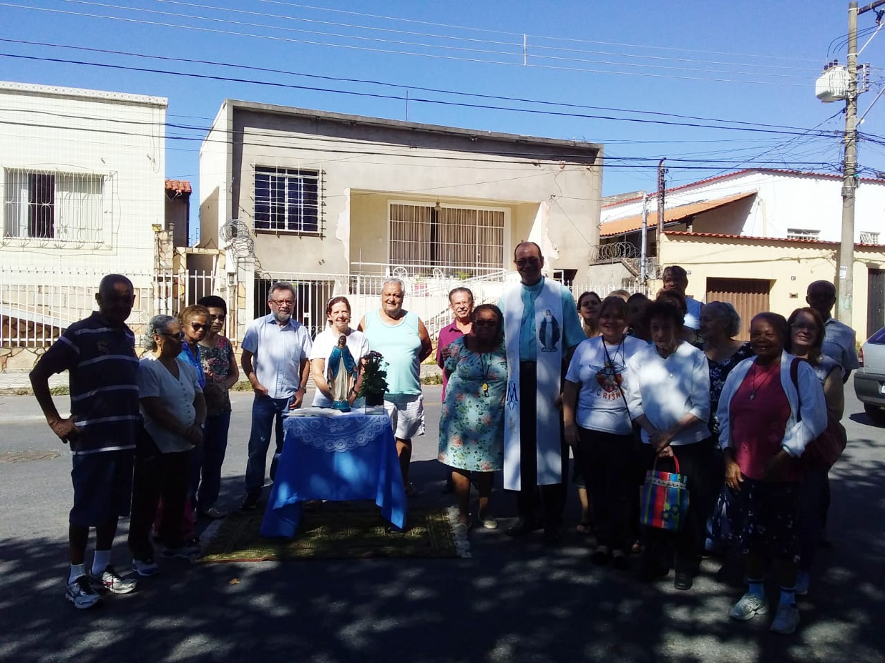 Da Igreja para a praça: comunidade reúne todos sábados para evangelizar