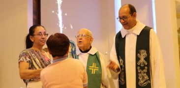 Monsenhor Candinho faz aniversário e comunidade festeja seus  93 anos  de  vida  e  67 dedicados à Igreja Católica