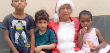 Paróquia Nossa Senhora das Graças e Medalha Milagrosa realiza entrega de cestas básicas especial de Natal