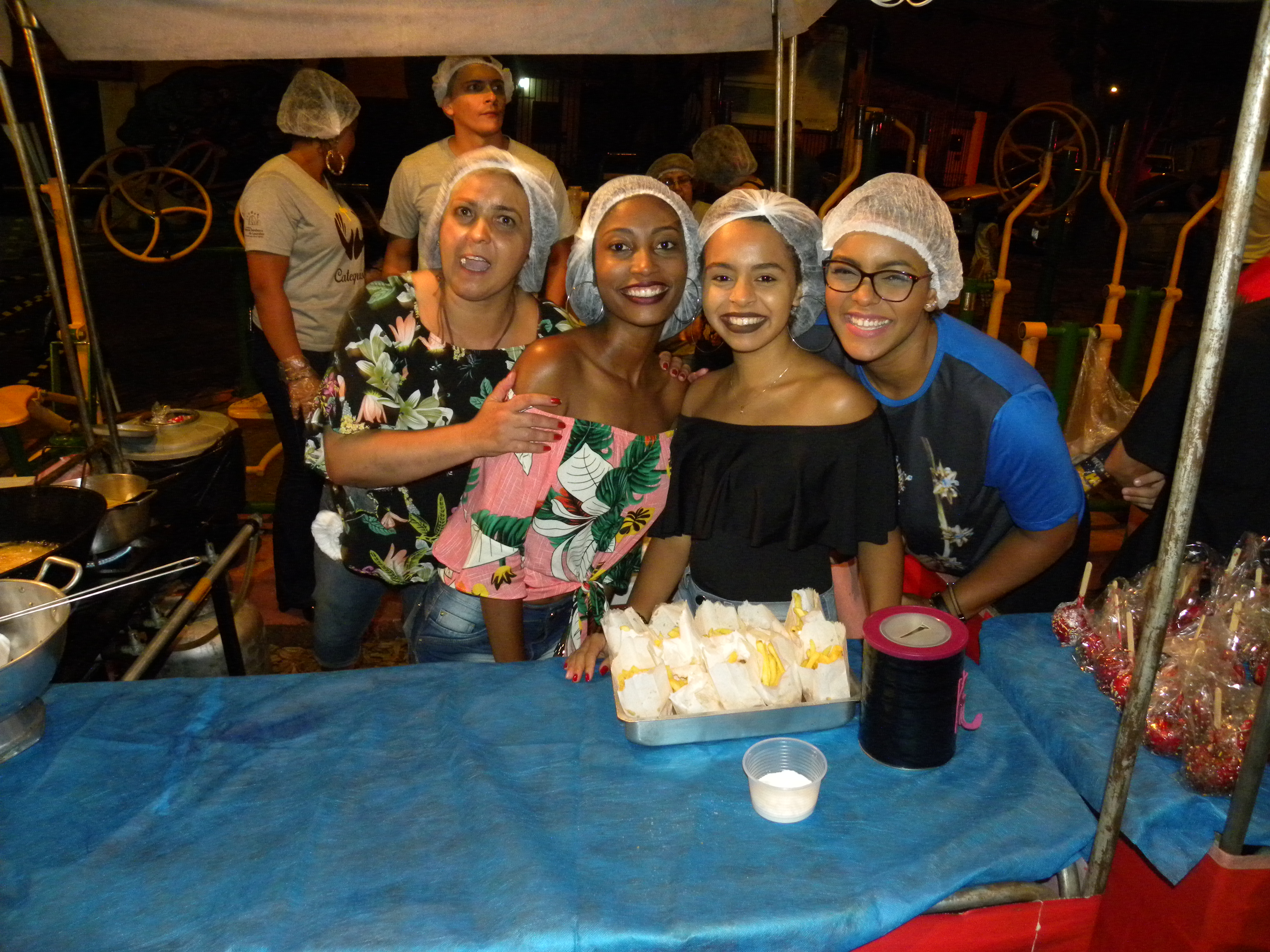 Quermesse na Praça Nossa Senhora de Lourdes