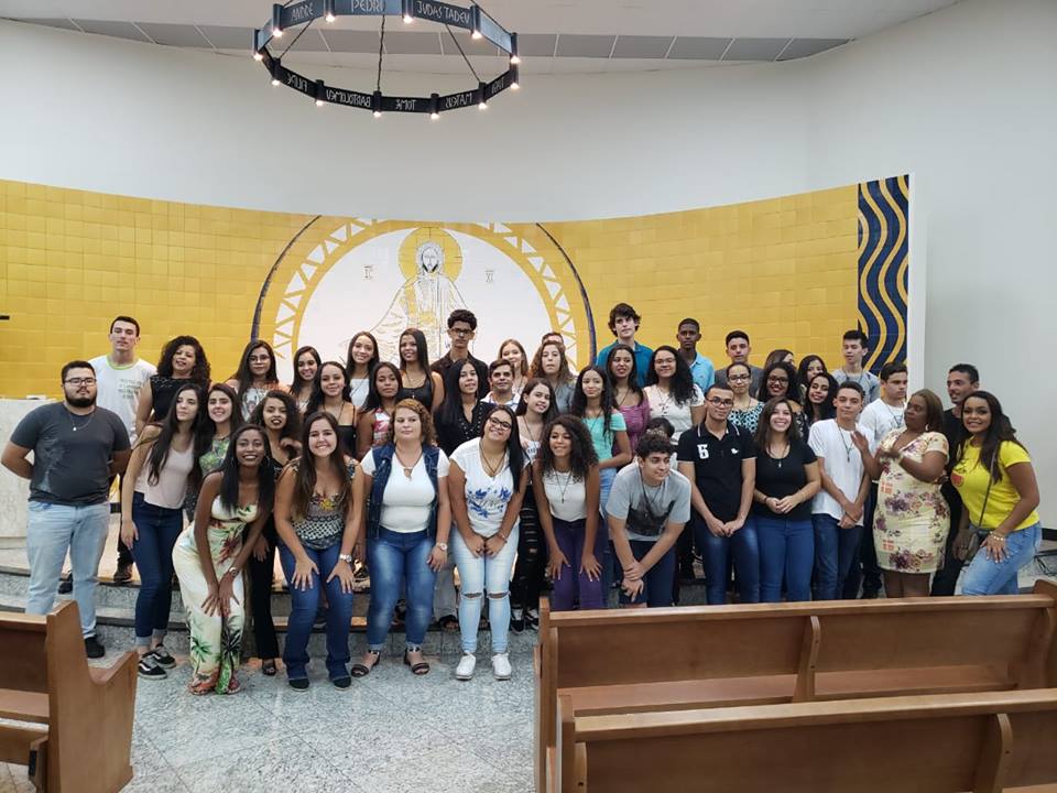 Missa catecumenal da Catequese de Crisma – Apresentação dos jovens