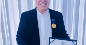 Dom Nivaldo dos Santos recebe Medalha Santos Dumont