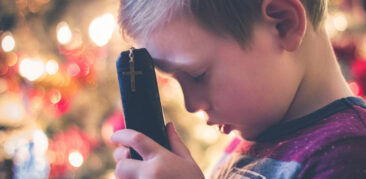 [ Artigo] Revelação de Deus e a Catequese – Neuza Silveira