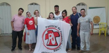 Pastoral da Juventude da Arquidiocese de Belo Horizonte realiza encontro com jovens da Rensa