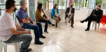 Dom Walmor faz importantes partilhas com os colaboradores da Casas de Francisco