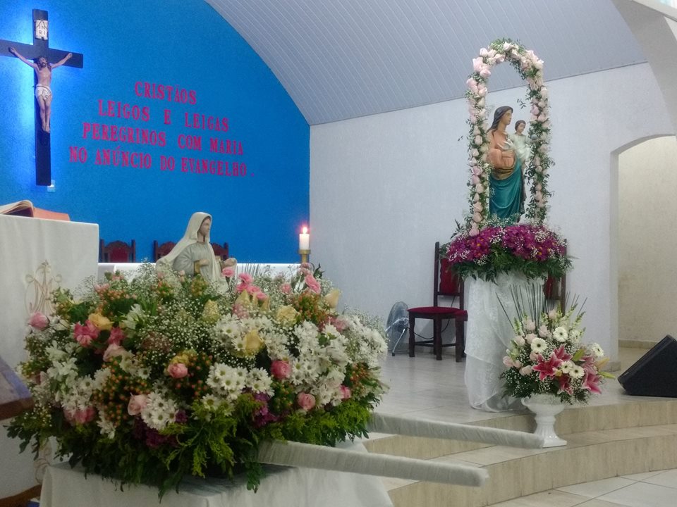 Novena na Comunidade Rainha da Paz reúne dezenas de fiéis