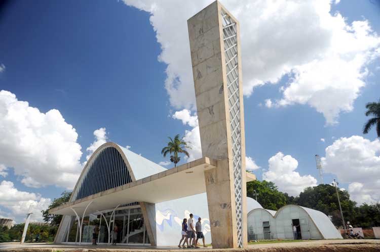 Dom Walmor partilha com Belo Horizonte a alegria pelo reconhecimento da Unesco