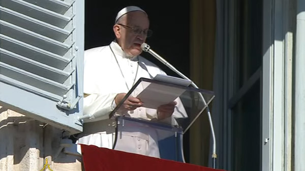 ANGELUS: PAPA RECORDA CRISTÃOS PERSEGUIDOS