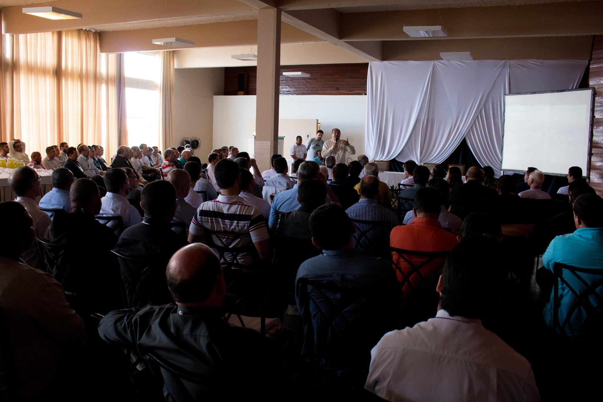 ENCONTRO REÚNE REITORES DE SANTUÁRIOS NA ARQUIDIOCESE DE BH