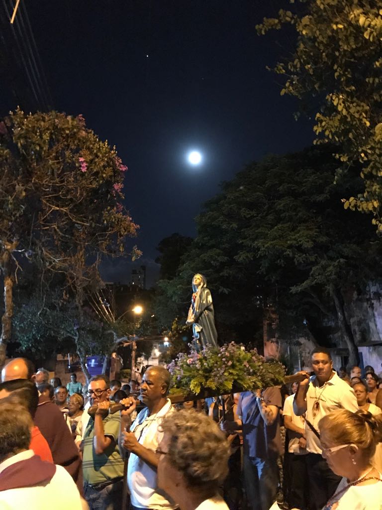 PROCISSÃO DO ENCONTRO EMOCIONA FIÉIS