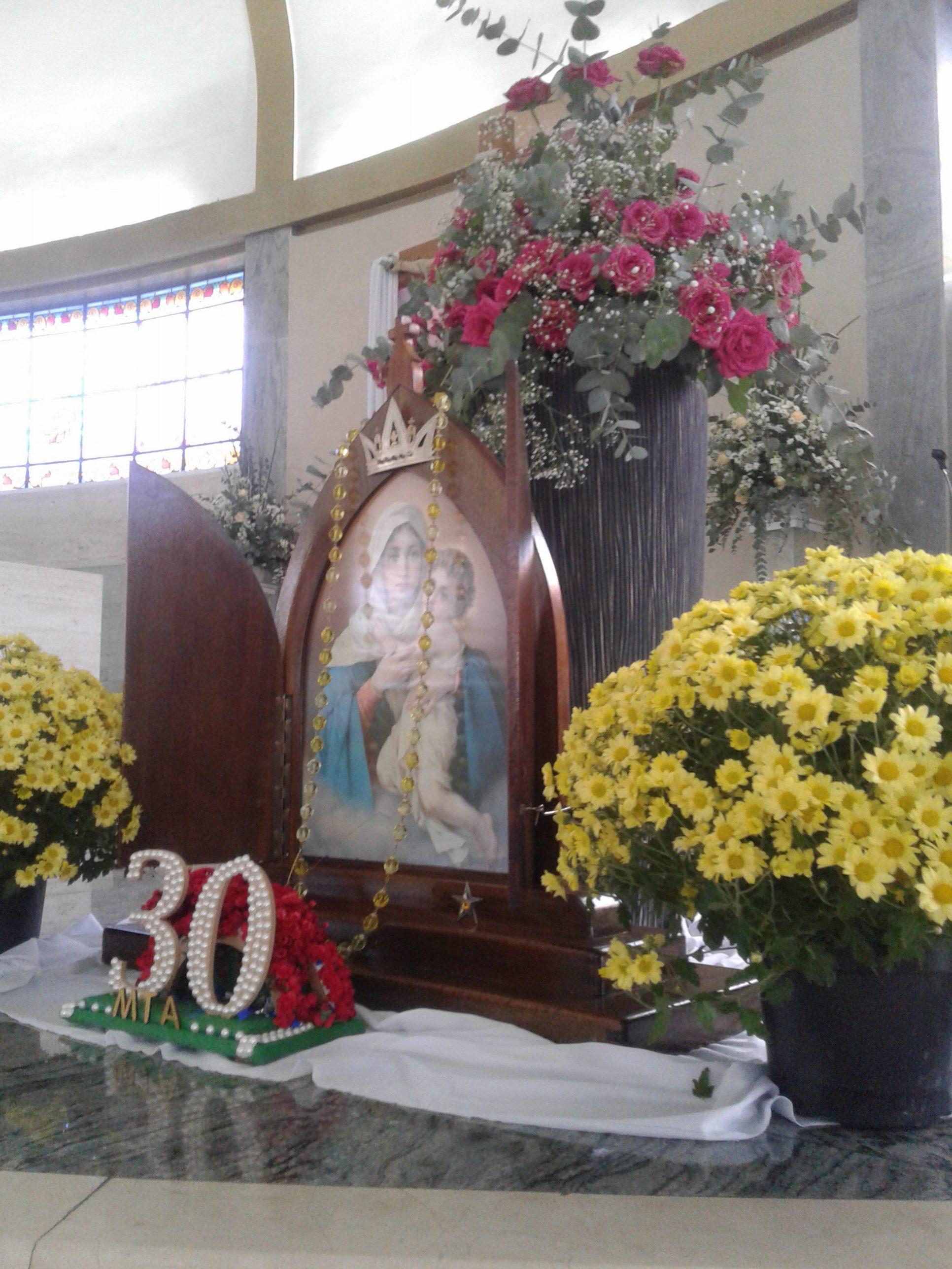 IMAGEM DA MÃE PEREGRINA CHEGA AO SANTUÁRIO