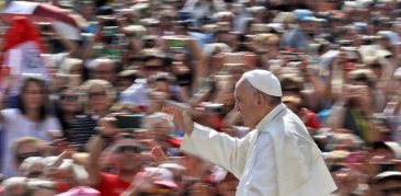 PAPA FRANCISCO: “MARIA, MÃE DA ESPERANÇA”