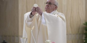 Papa Francisco: “O Espírito é o dom de Deus, nosso Pai, que sempre nos surpreende”