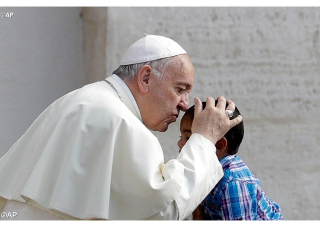 PAPA: “A PATERNIDADE DE DEUS, FONTE DA NOSSA ESPERANÇA”