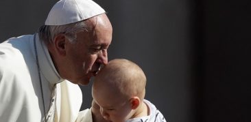 PAPA: “QUE O SENHOR NOS DOE A ESPERANÇA DE SERMOS SANTOS”