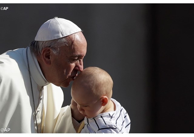 PAPA: “QUE O SENHOR NOS DOE A ESPERANÇA DE SERMOS SANTOS”