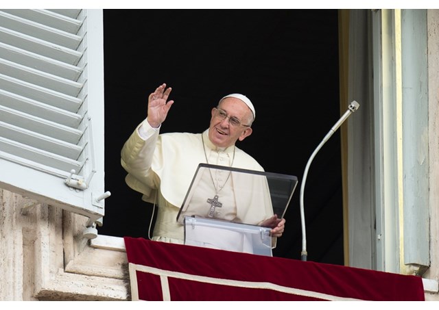 Angelus: a santidade é para todos, não para super-homens