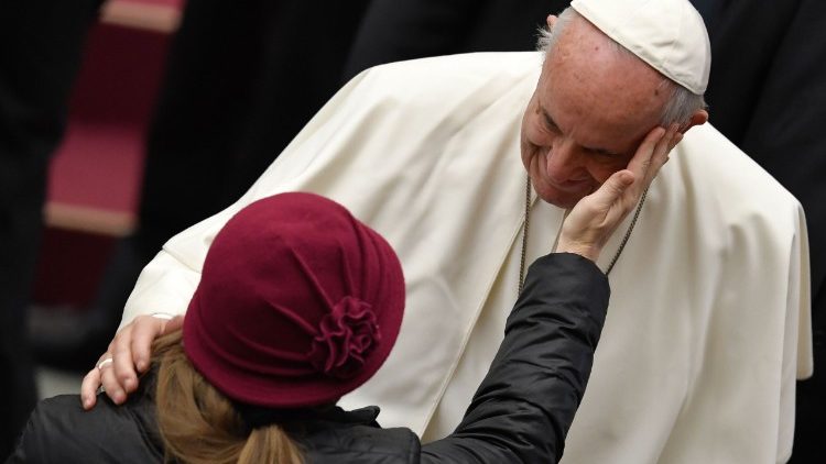 Dez coisas que o Papa Francisco propõe às mulheres