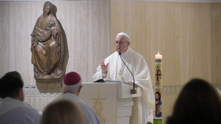 Papa Francisco: “Não cair na tentação de se intrometer na vida dos outros”