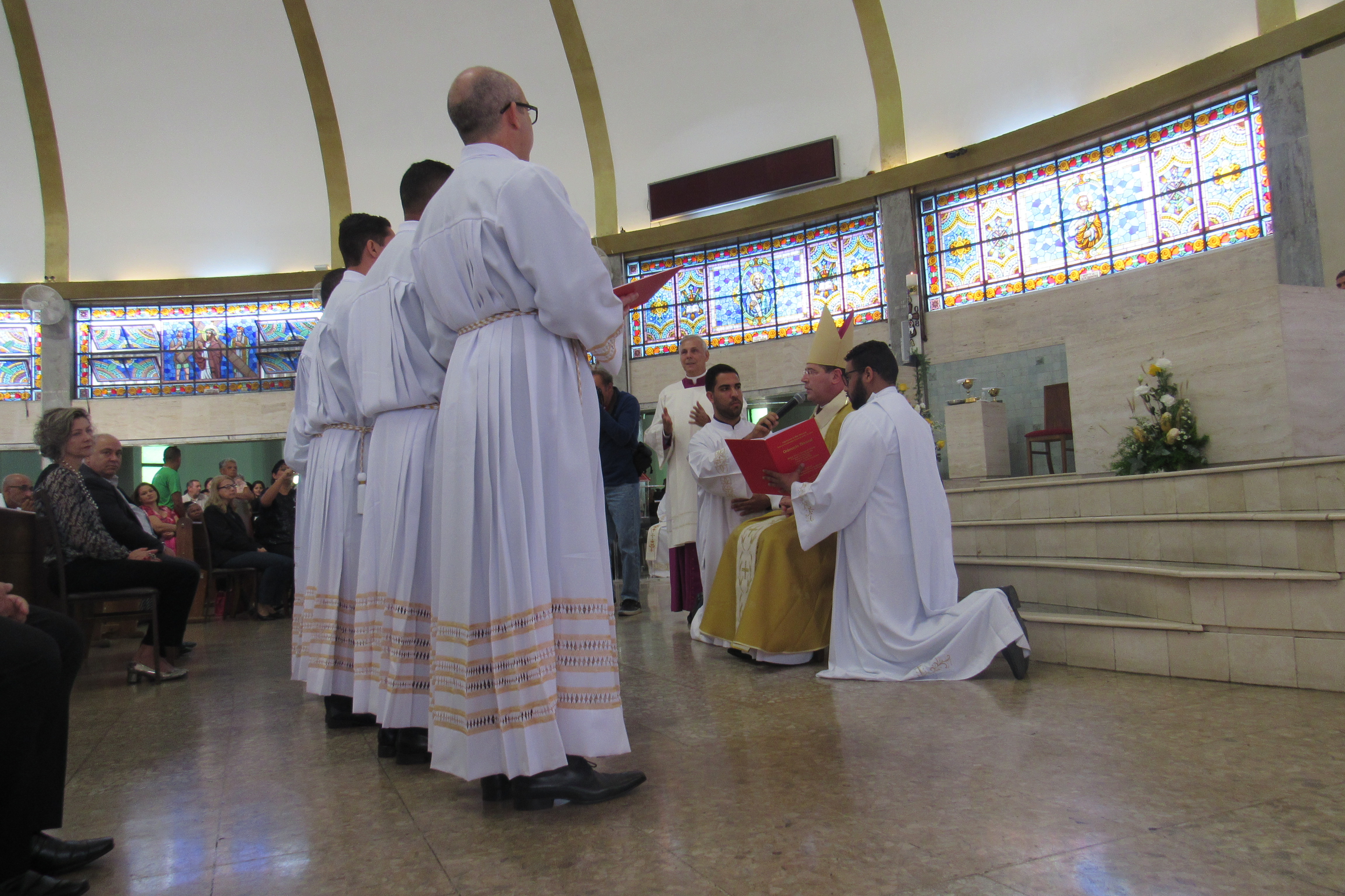 Seminaristas são ordenados diáconos no Santuário