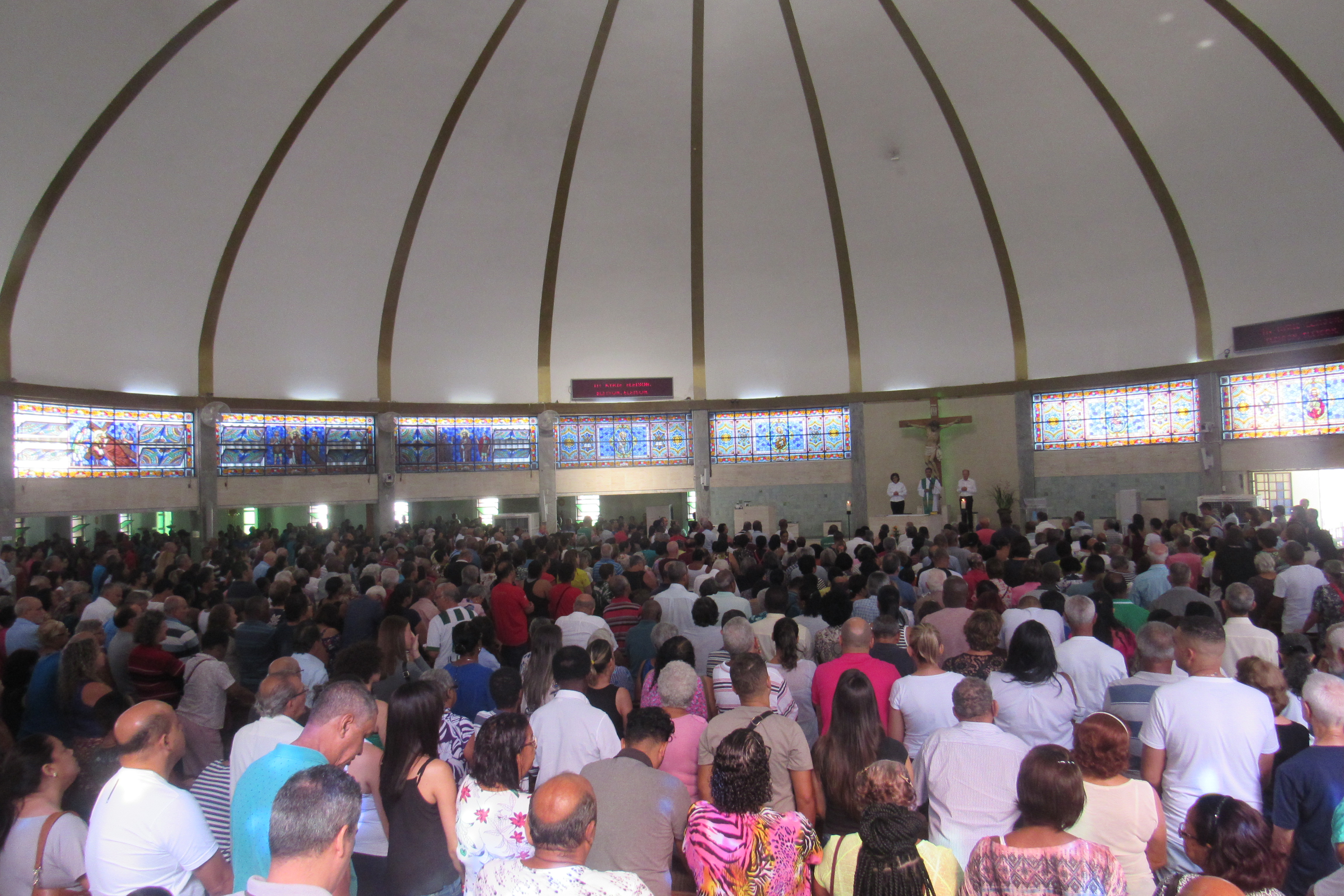 Devotos participam do 9º mês da novena de São Judas Tadeu