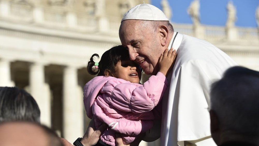 Papa Francisco: os mandamentos levam o homem a abrir o coração a Deus