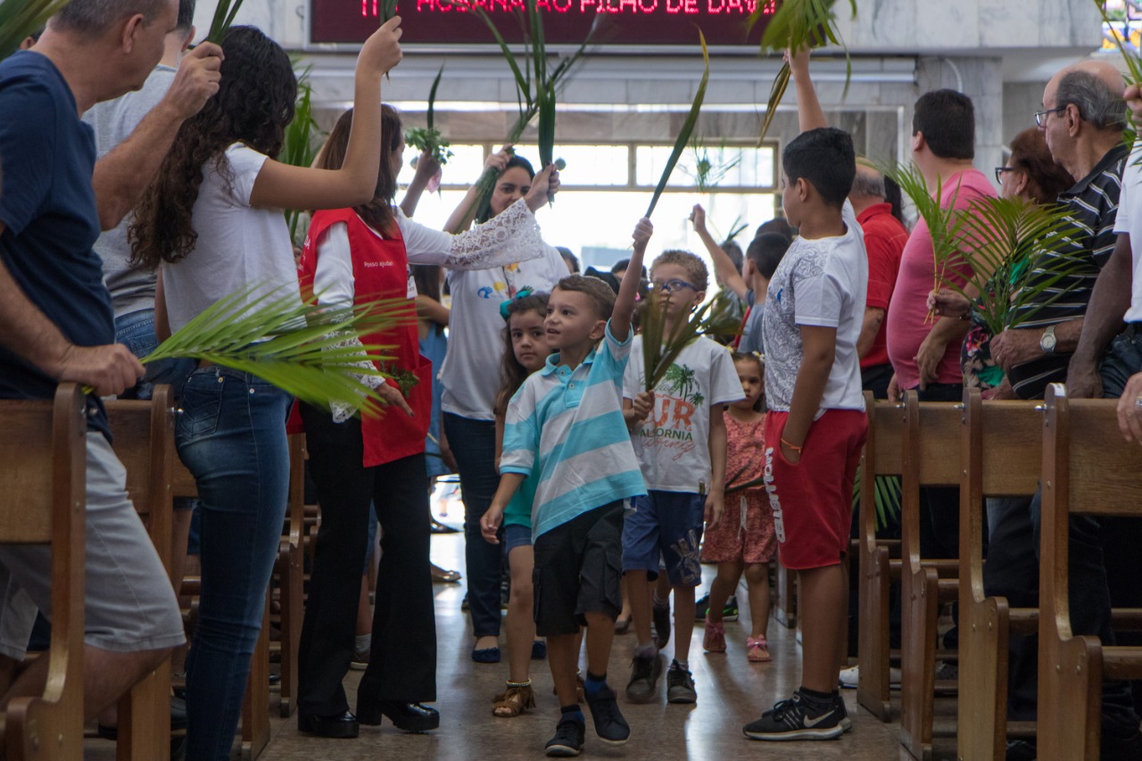 Solenidade do Domingo de Ramos: acompanhe a homilia de Padre Nivaldo Ferreira