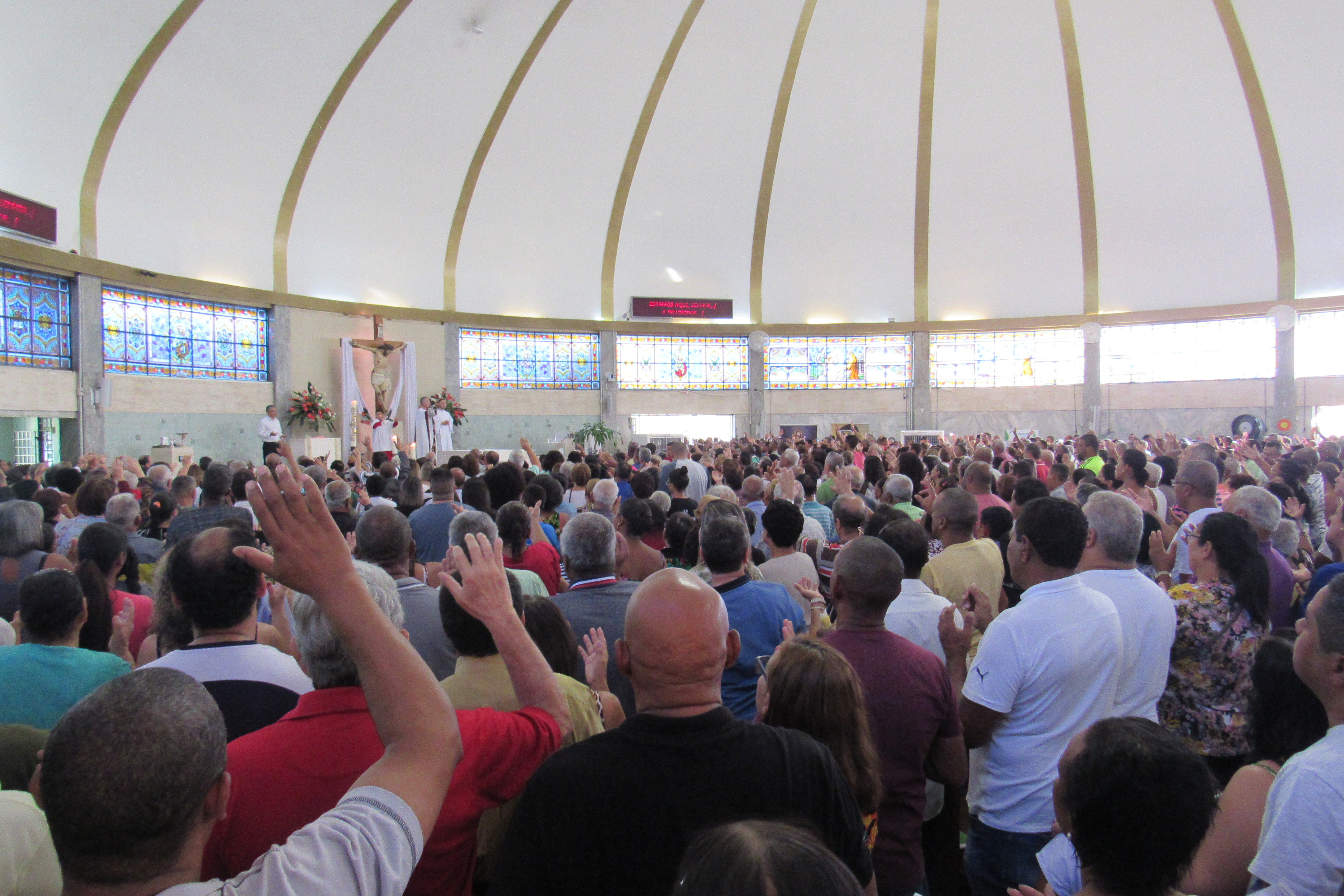 Devotos e peregrinos participam intensamente do quarto mês da novena de São Judas Tadeu e do Domingo da Misericórdia