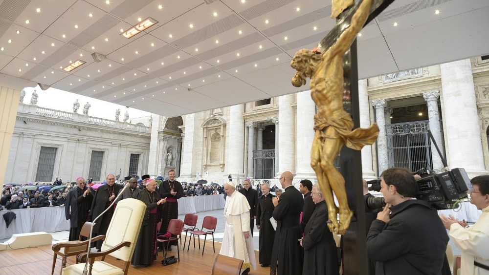 Papa Francisco: Do perdão de Jesus na Cruz brota a paz