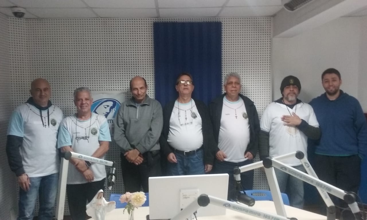 Terço dos Homens do Santuário participa de oração da Rádio Gospa Mira