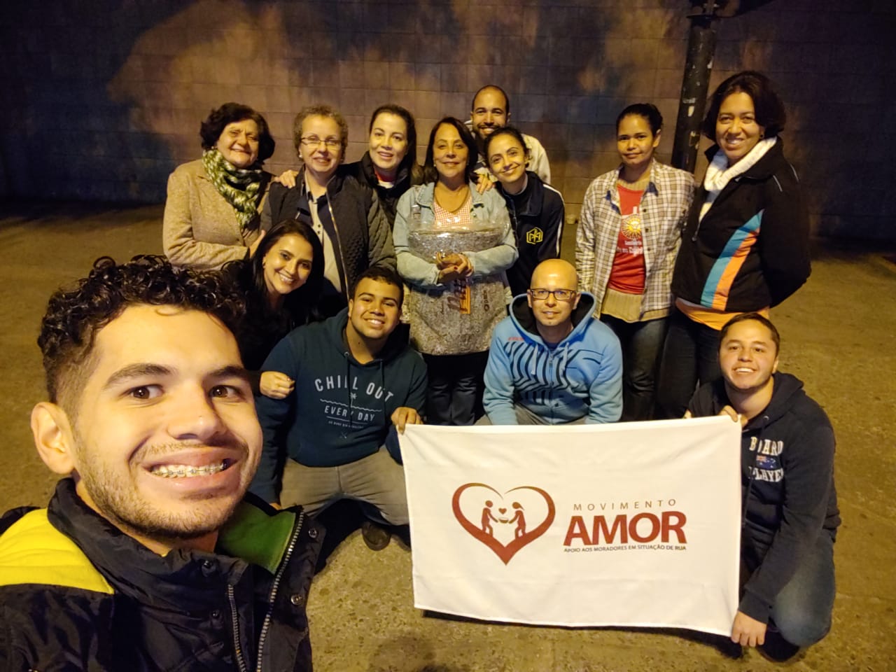 Madrugada de Amor: ação missionária leva cobertores e agasalhos a moradores de rua