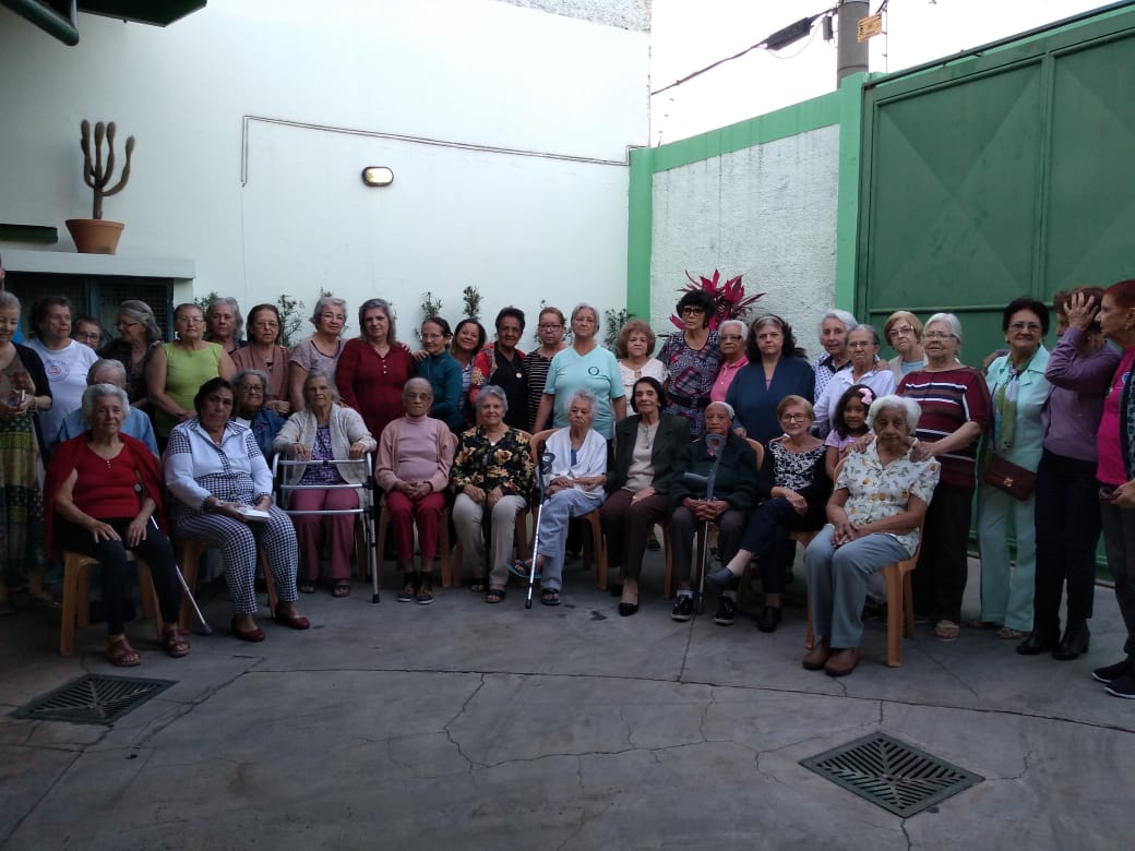 Grupo da Terceira Idade “Encontro Feliz “comemora 24 anos de caminhada em “Chá da Tarde”