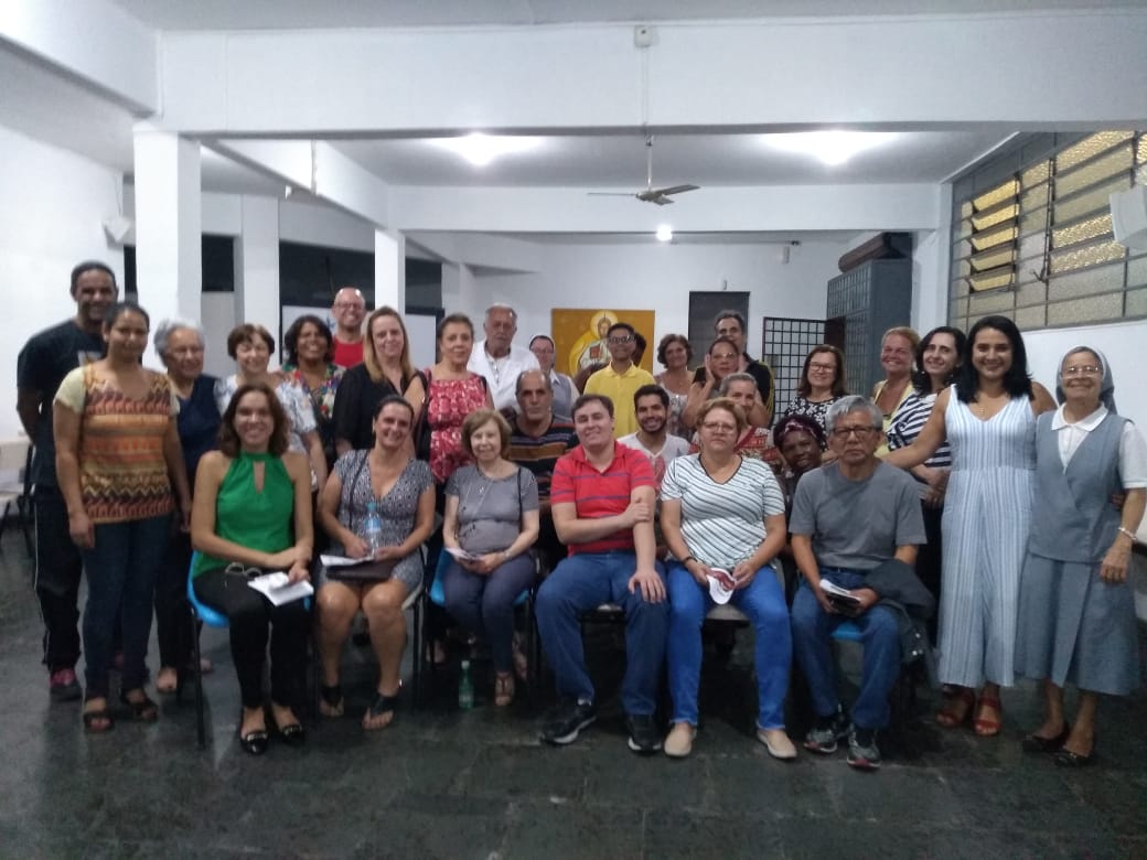 Voluntário do Movimento AMOR se reúnem para a organização da próxima Visita Missionária