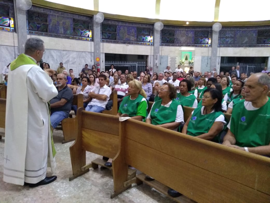 Celebração eucarística marca benção e envio dos Voluntário do Dia 28