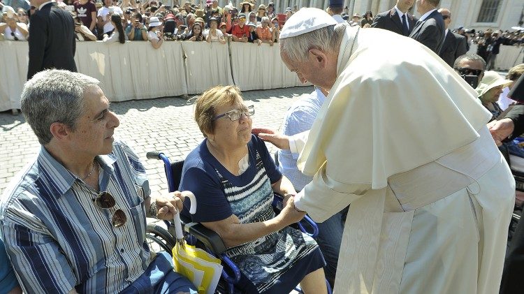 Papa Francisco: “Se você escolhe Cristo não pode recorrer ao mago”