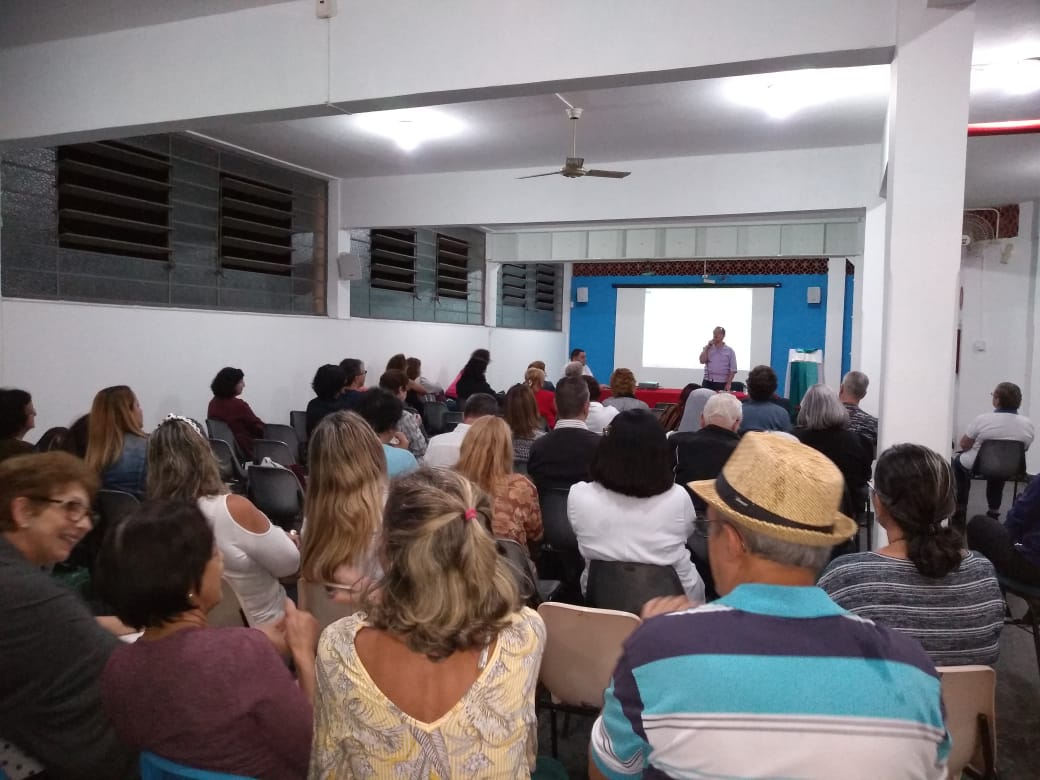 Na “Semana de Formação”, Pe. Ricardo Vieira conduz reflexão sobre a unidade e diversidade das tarefas ministeriais