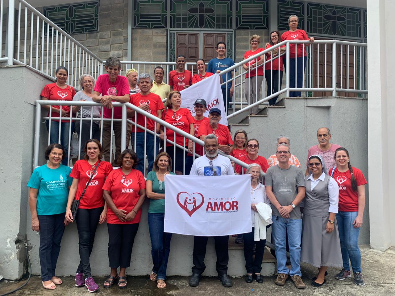 Ação missionária do “Movimento Amor” leva acolhimento e uma escuta fraterna aos irmãos de ruas