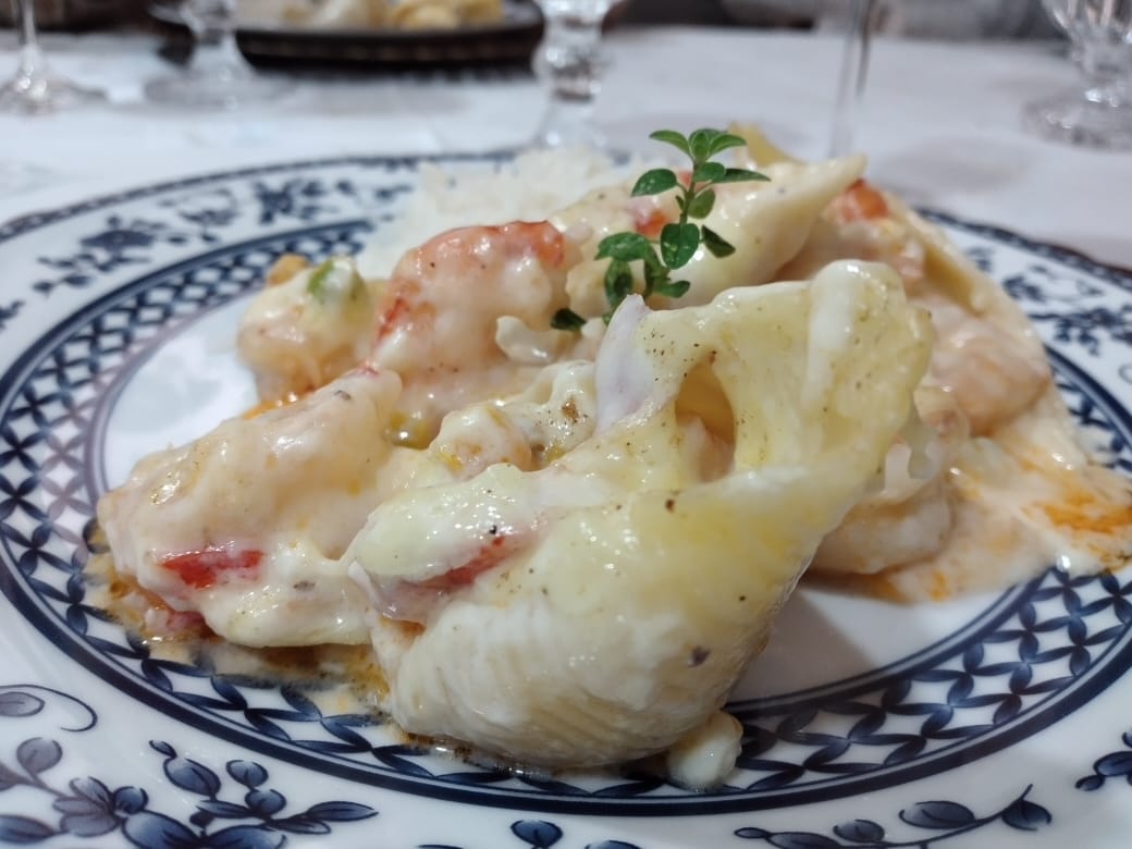 Cozinha com Afeto: “Conchiglione recheado com Camarão e Molho Branco”