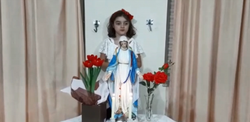 Crianças da Catequese Permanente do Santuário realizam Coroação à Nossa Senhora