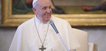 Papa Francisco: rezar é o mistério mais íntimo de nós mesmos