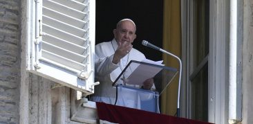 Papa: aprender com Abraão a rezar com fé