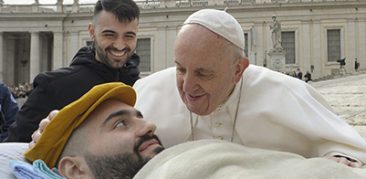Hoje, no Dia Mundial dos Enfermos: Papa pede cuidado humano integral