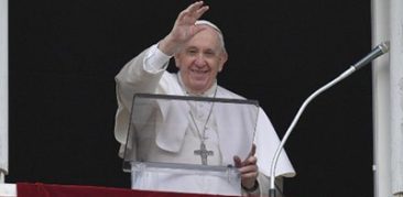 O Papa: a felicidade não está em aproveitar-se dos outros, mas na alegria de servir
