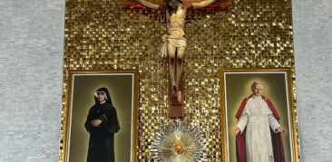 Santuário Arquidiocesano N. Sra. Aparecida apresenta aos fiéis ícones de São João Paulo II e de Santa Faustina