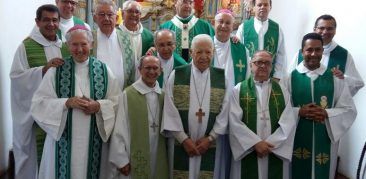 Regional Leste 2 da CNBB: dom Walmor celebra Missa com bispos eméritos