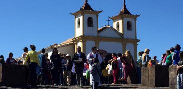 Rensp: centenas de fiéis participam de peregrinação ao Santuário Nossa Senhora da Piedade